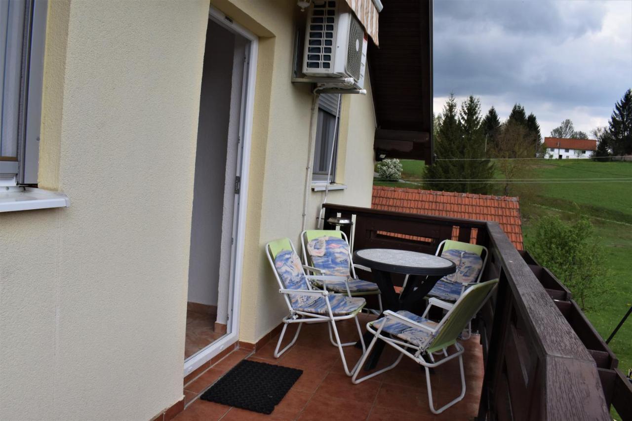 Apartments Sabljak Rakovica Exterior photo