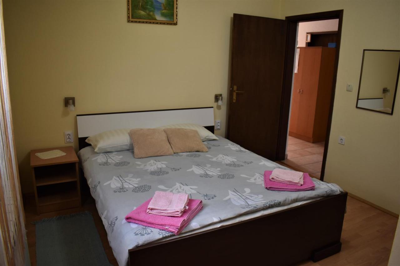 Apartments Sabljak Rakovica Exterior photo
