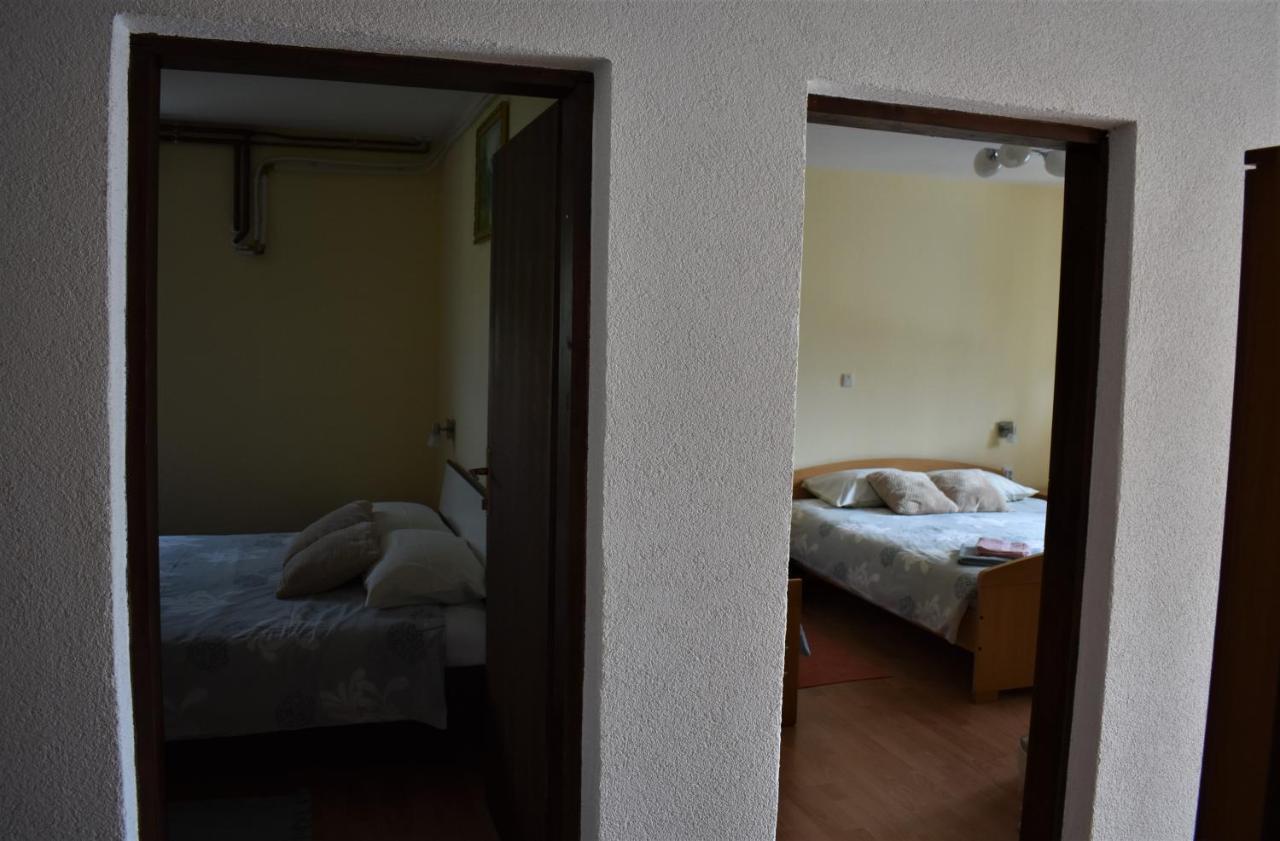 Apartments Sabljak Rakovica Exterior photo