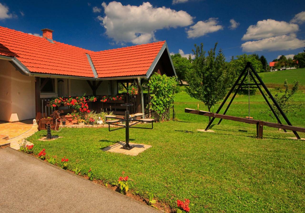 Apartments Sabljak Rakovica Exterior photo